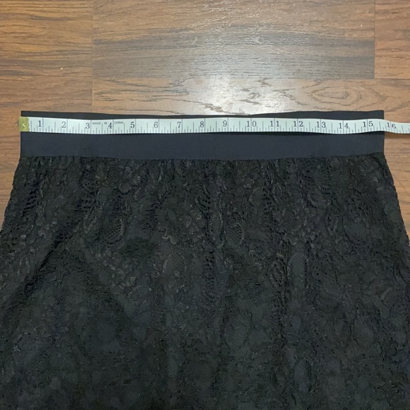 NWT Anne Klein Black Lace Skirt, size 6 - Picture 3 of 8